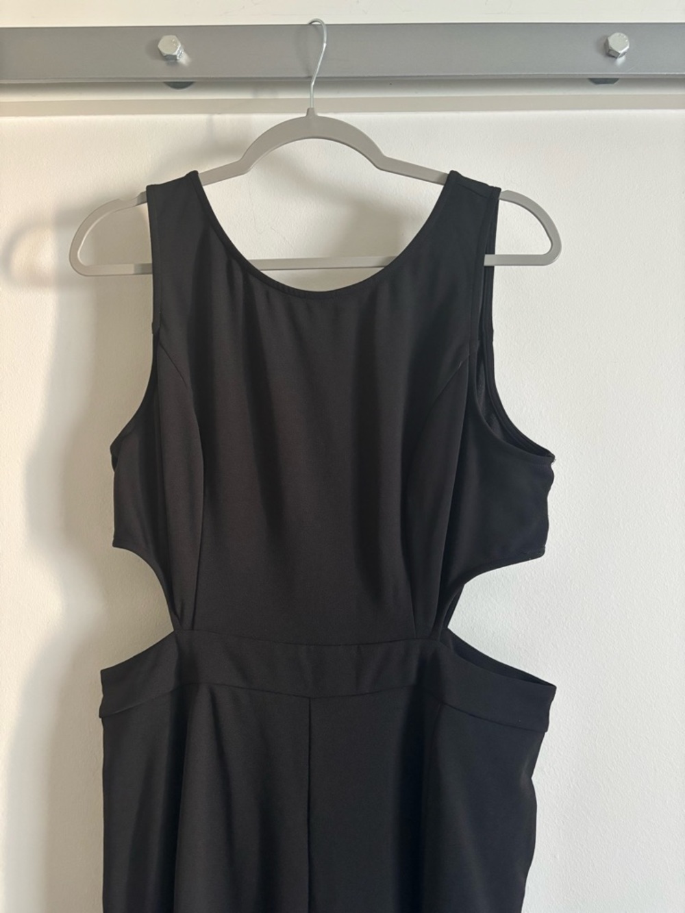 Black Sleeveless Cutout Wide-Leg Jumpsuit NWT - Picture 4 of 8